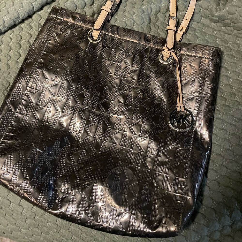 Michael Koran’s Bag, metallic